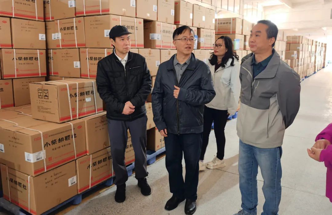 情暖药包 平安护航——白云山光华公司开展药包厂区综合检查与慰问活动